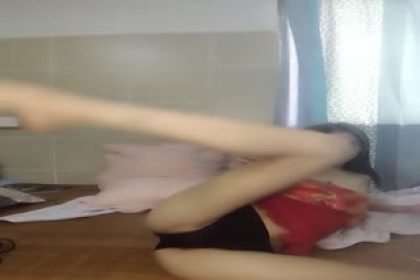 顏值不錯身材苗條嫩妹主播很是風騷搔首弄姿揉奶掰穴很是誘人