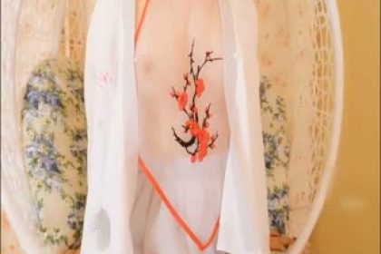 超卡哇伊美少女三寸蘿莉之古裝搖籃潮吹記淫水不停流
