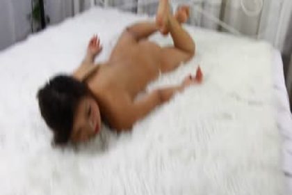強壯紋身男飯店玩身材性感苗條的氣質女神美女