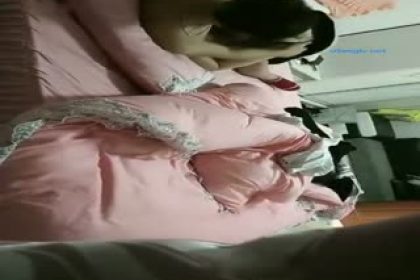 『姊夫不在家哦』偷拍姊夫和姊姊啪啪做愛姊夫走後再乾黑絲姊姊