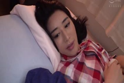 與已故妻子長得一模一樣的老闆娘