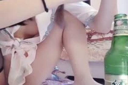 女主播狐狸小姐酒瓶潮吹–