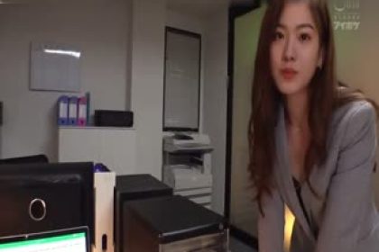 AI-莊達菲-女上司與員工深入交流